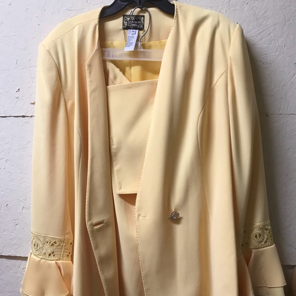 Champagne Italy Yellowish color women suit